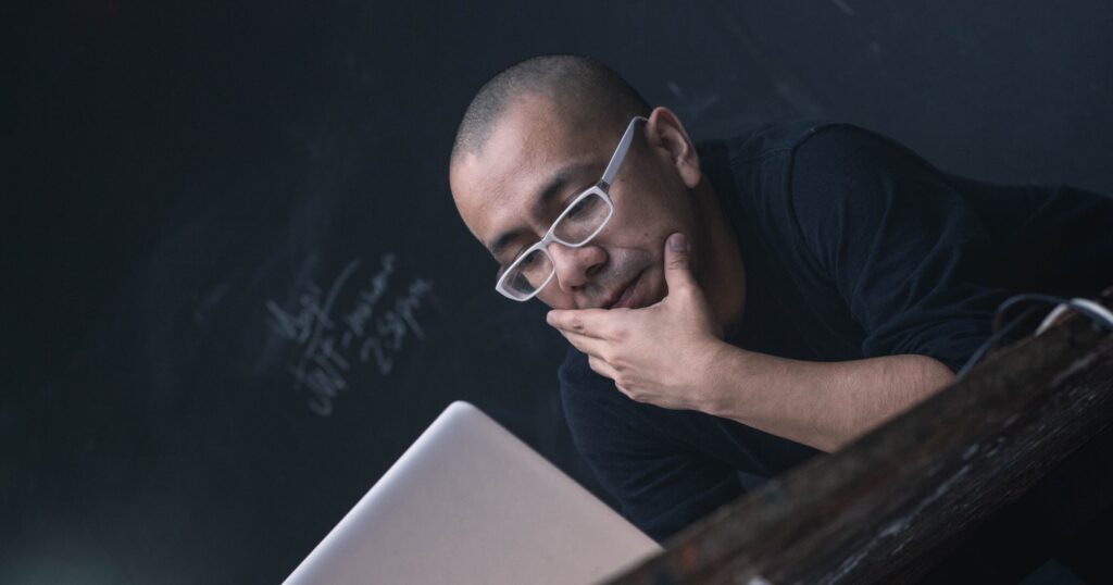 Neuromarketing tactics to increase website engagement